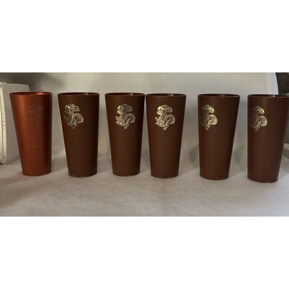 Vintage Tupperware Plastic Tumblers With Gold Mushroom Design Set Of 6